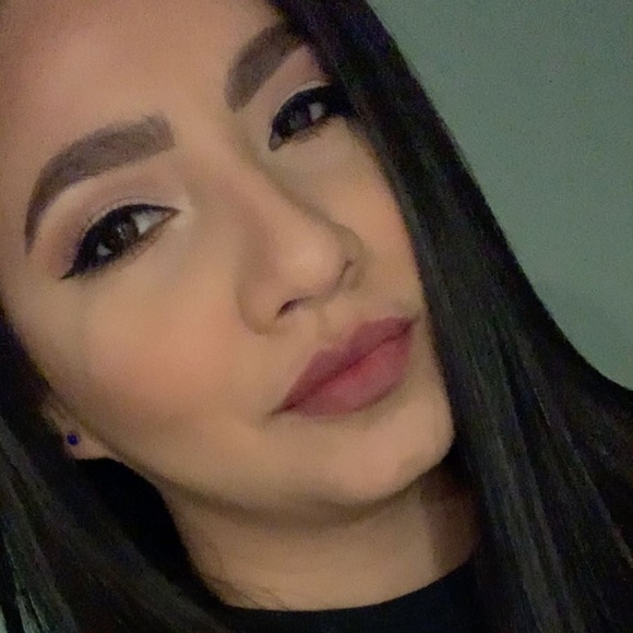 Meet your Posher, Stefanie - Picture 1 of 1